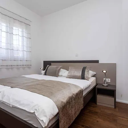 Apartment In 37048