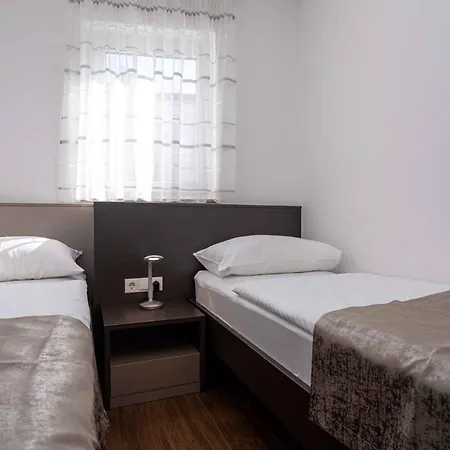 In 37048 Apartment *