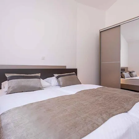 In 37048 Apartment Baska (Krk)