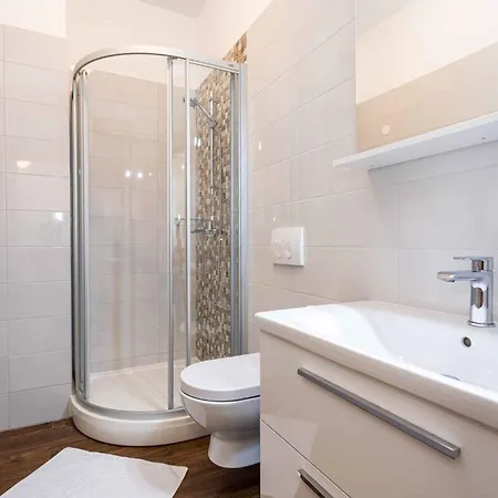 Apartment In 37048