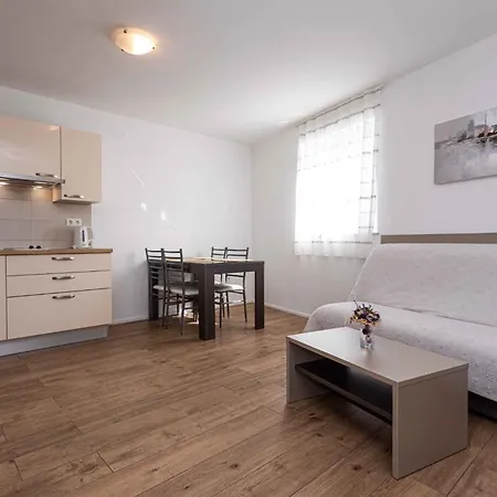In 37048 *
