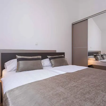 In 37048 Apartment Baska (Krk)