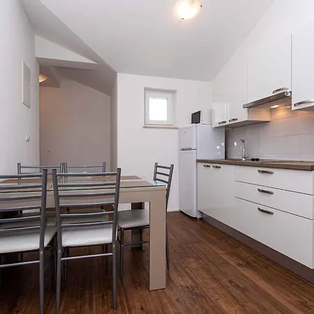 Apartment In 37048