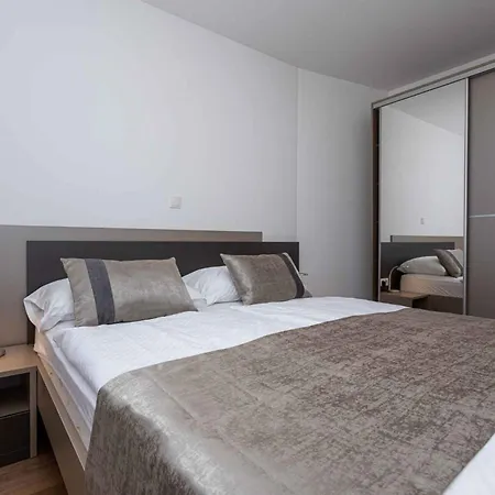 Apartment In 37048
