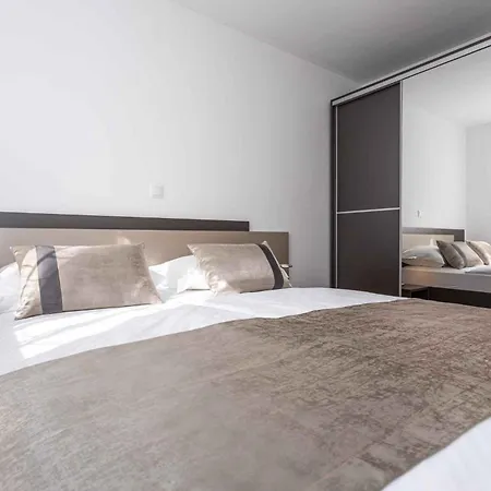 Apartment In 37048