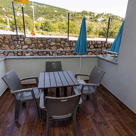 In 37048 Baska (Krk)